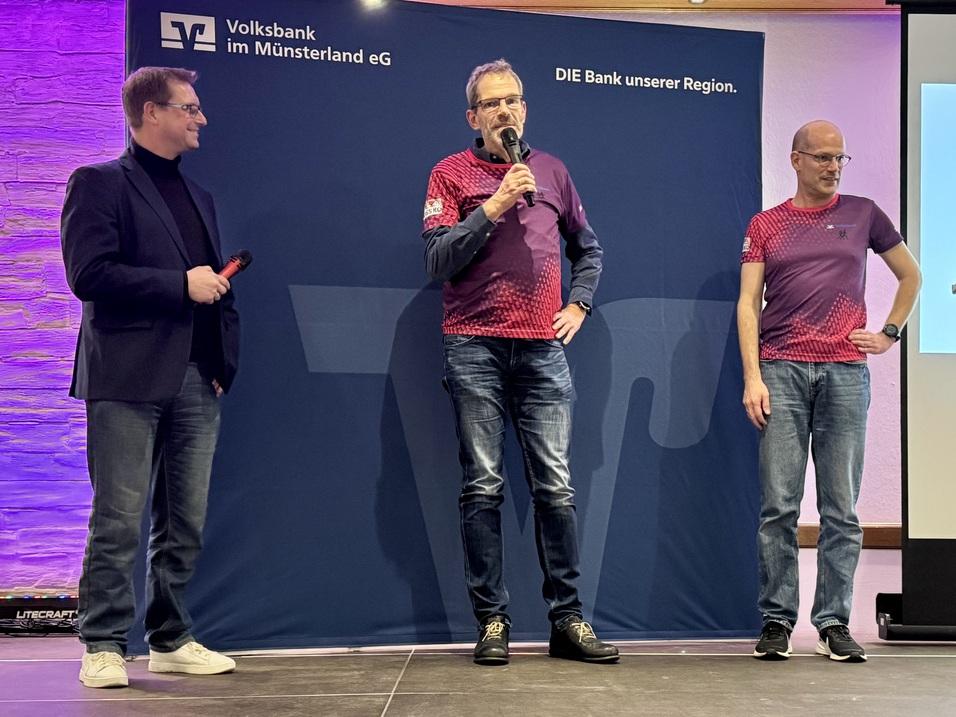 Joachim Kallenbach bei der Abschhlussfeier der Volksbank-Cup Laufserie 2025