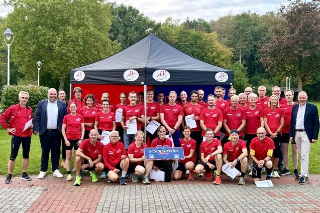 Zelt&uuml;bergabe mit der Dienstagsgruppe vom LV Oelde